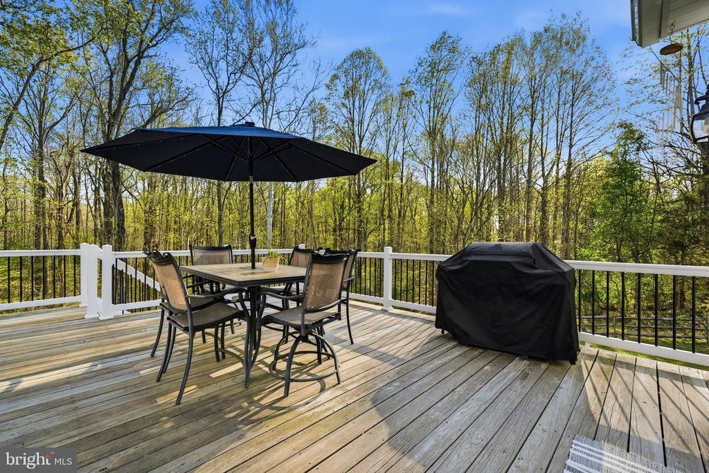 Image 8 of property listing at 2145 OLIVER DR, Prince Frederick, MD 20678