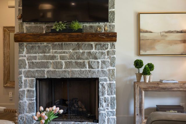 5540 Hawks Landing Dr, Arrington, TN 37014