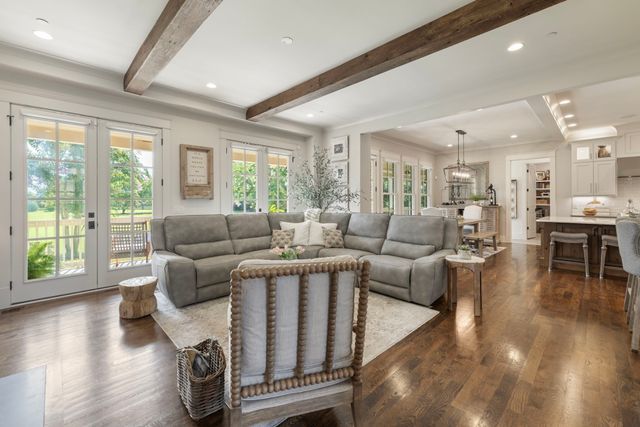 5540 Hawks Landing Dr, Arrington, TN 37014