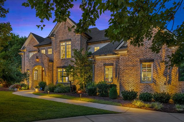 5540 Hawks Landing Dr, Arrington, TN 37014