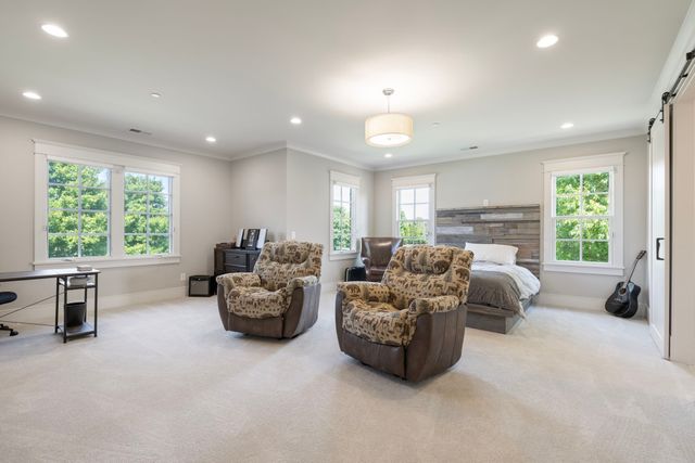 5540 Hawks Landing Dr, Arrington, TN 37014