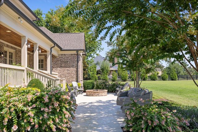 5540 Hawks Landing Dr, Arrington, TN 37014