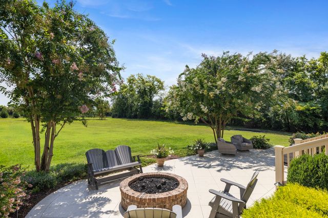 5540 Hawks Landing Dr, Arrington, TN 37014