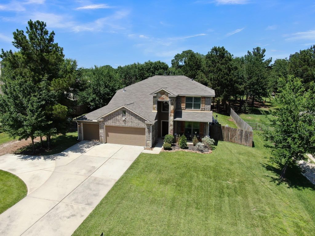 13335 Hidden Manor Court, Willis, TX 77318