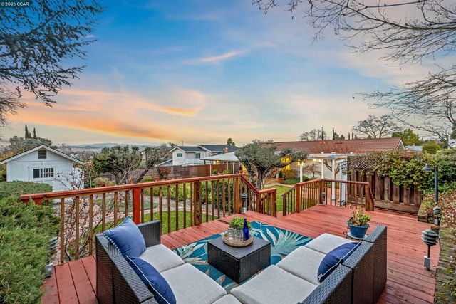 389 Mavis Dr, Pleasanton, CA 94566