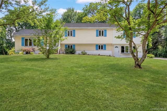 16 Orchard Lane, Hopewell Junction, NY 12533