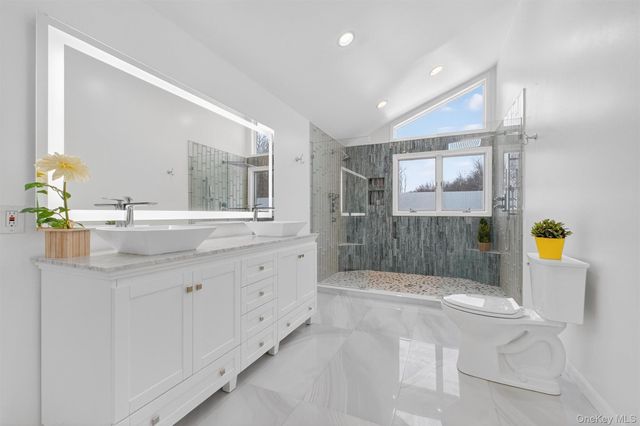 16 Orchard Lane, Hopewell Junction, NY 12533