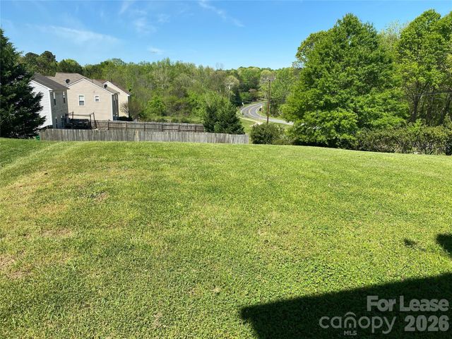 7302 Woodbourne Lane, Charlotte, NC 28273
