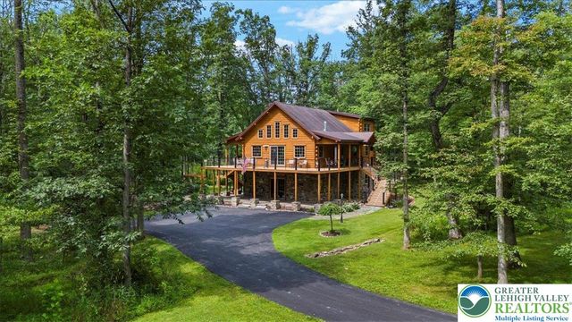 207 West Douglasville Road, Bushkill Twp, PA 18064