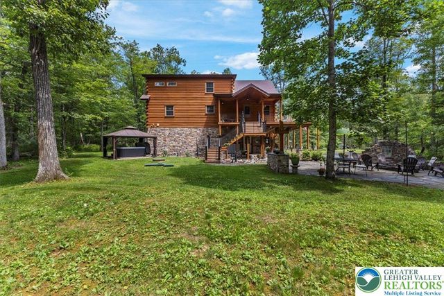 207 West Douglasville Road, Bushkill Twp, PA 18064