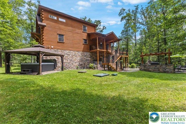207 West Douglasville Road, Bushkill Twp, PA 18064
