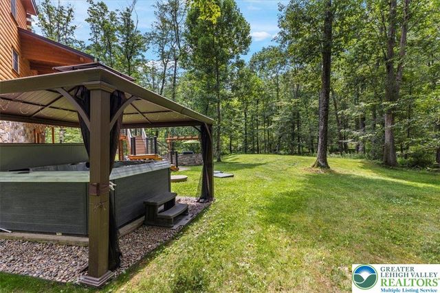 207 West Douglasville Road, Bushkill Twp, PA 18064