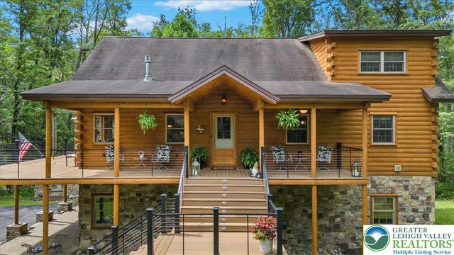 207 West Douglasville Road, Bushkill Twp, PA 18064
