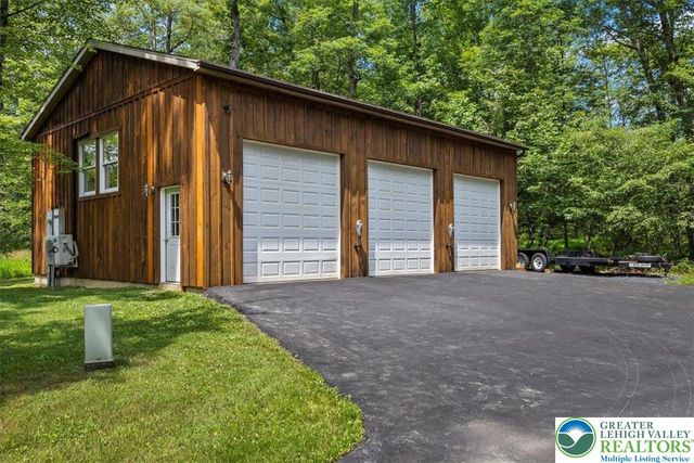 207 West Douglasville Road, Bushkill Twp, PA 18064