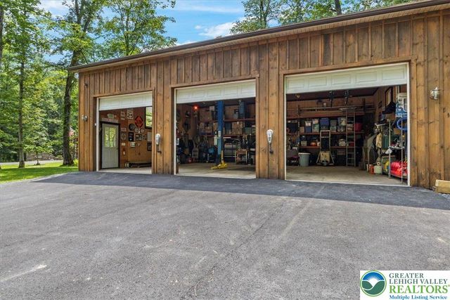 207 West Douglasville Road, Bushkill Twp, PA 18064