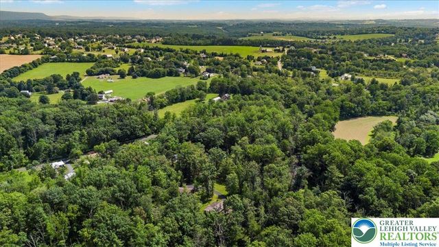 207 West Douglasville Road, Bushkill Twp, PA 18064