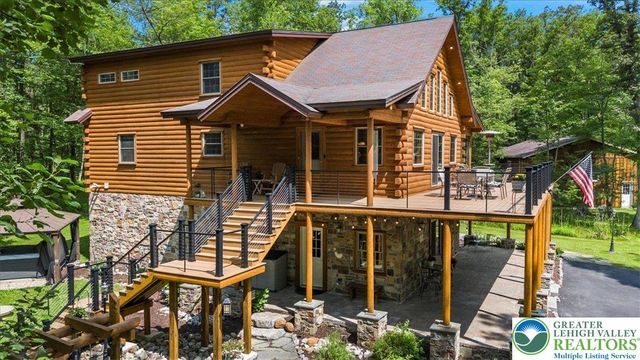 207 West Douglasville Road, Bushkill Twp, PA 18064