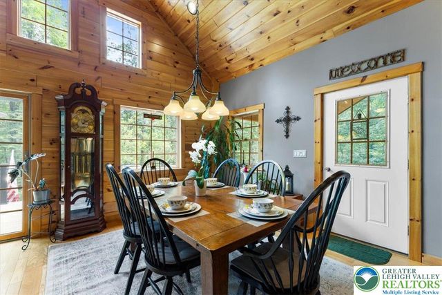 207 West Douglasville Road, Bushkill Twp, PA 18064