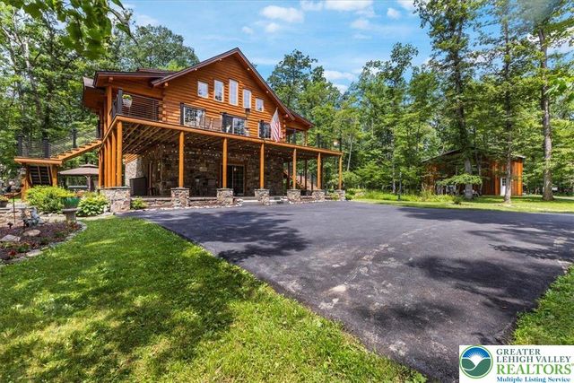207 West Douglasville Road, Bushkill Twp, PA 18064