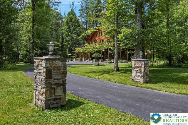 207 West Douglasville Road, Bushkill Twp, PA 18064