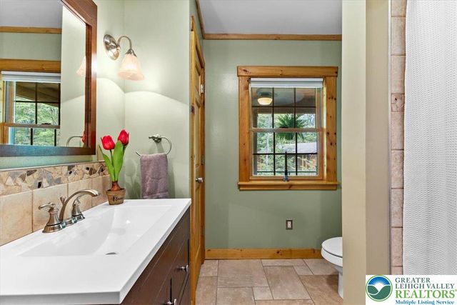 207 West Douglasville Road, Bushkill Twp, PA 18064