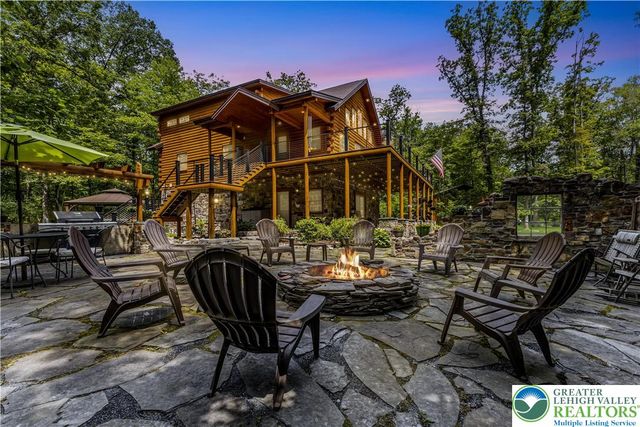 207 West Douglasville Road, Bushkill Twp, PA 18064