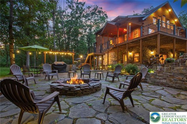 207 West Douglasville Road, Bushkill Twp, PA 18064