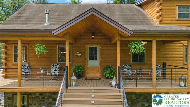 207 West Douglasville Road, Bushkill Twp, PA 18064