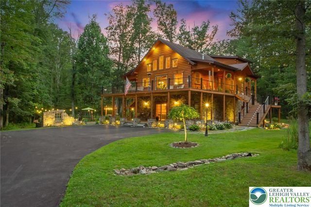 207 West Douglasville Road, Bushkill Twp, PA 18064