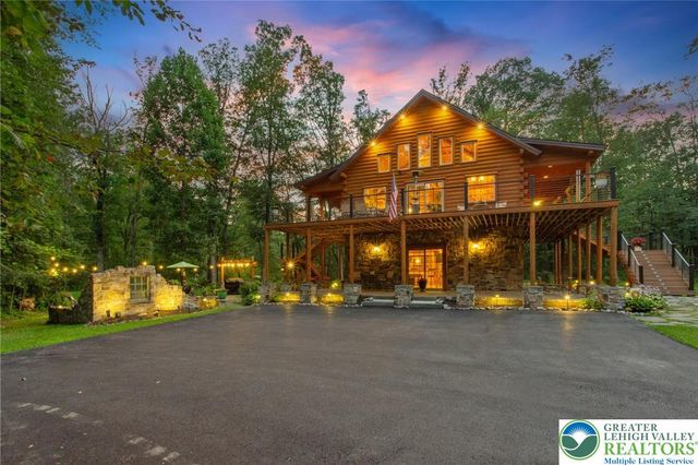 207 West Douglasville Road, Bushkill Twp, PA 18064