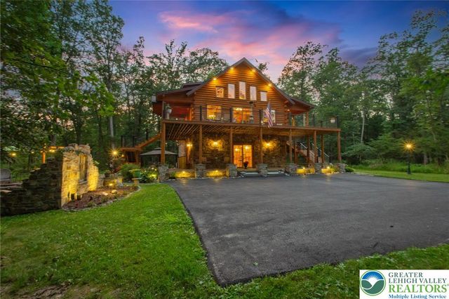 207 West Douglasville Road, Bushkill Twp, PA 18064
