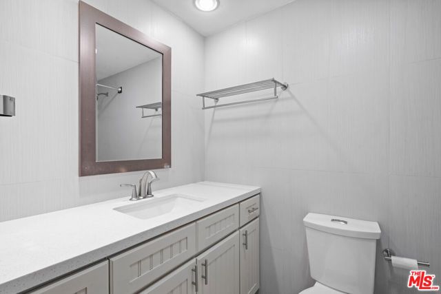 800 W 1st Street 1409, Los Angeles, CA 90012