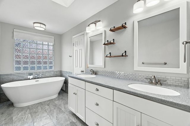 200 Lansford Drive, Benbrook, TX 76126