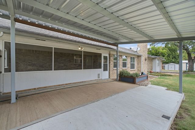 200 Lansford Drive, Benbrook, TX 76126