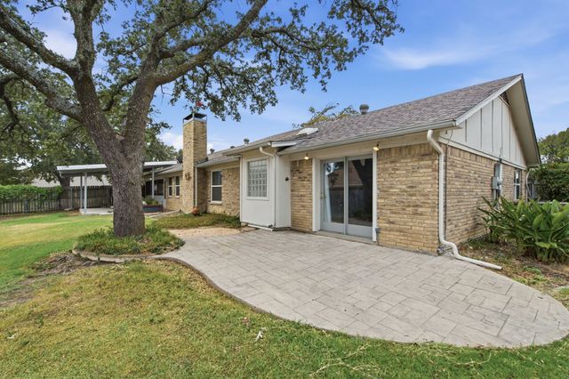 200 Lansford Drive, Benbrook, TX 76126