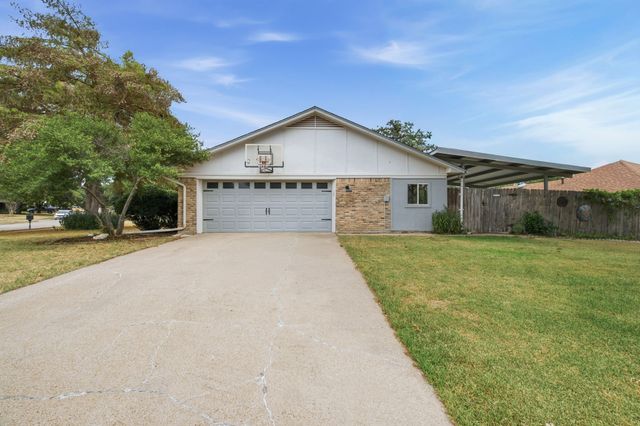 200 Lansford Drive, Benbrook, TX 76126
