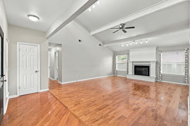 200 Lansford Drive, Benbrook, TX 76126