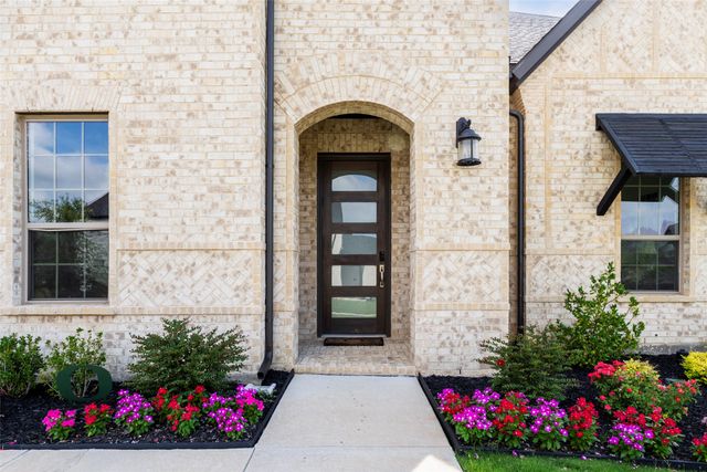 2302 Royal Dove Lane, Mansfield, TX 76063