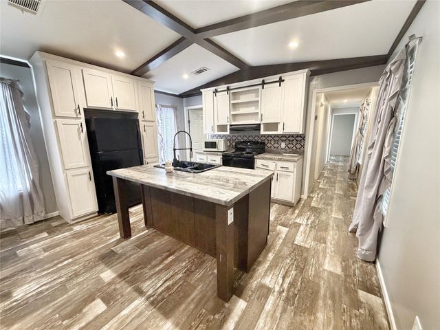 21246 White Oak Drive, Conroe, TX 77306
