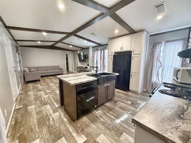 21246 White Oak Drive, Conroe, TX 77306