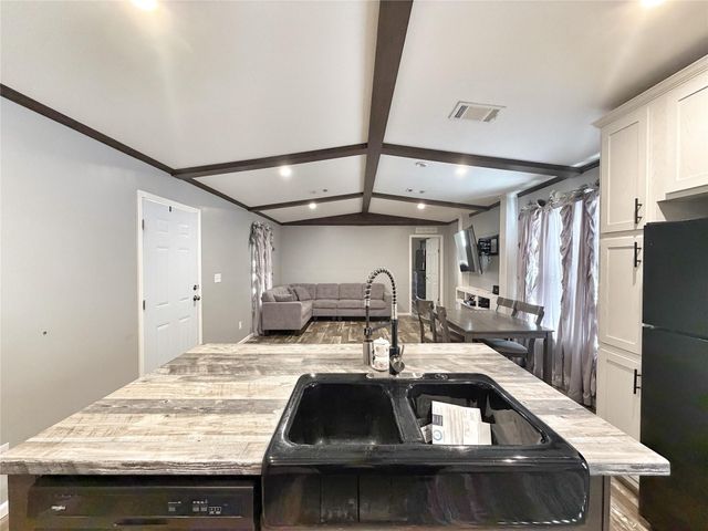 21246 White Oak Drive, Conroe, TX 77306