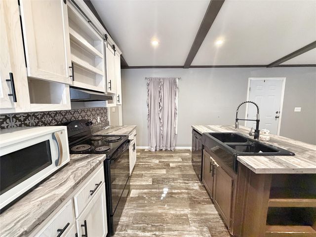 21246 White Oak Drive, Conroe, TX 77306