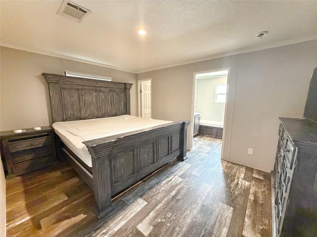21246 White Oak Drive, Conroe, TX 77306