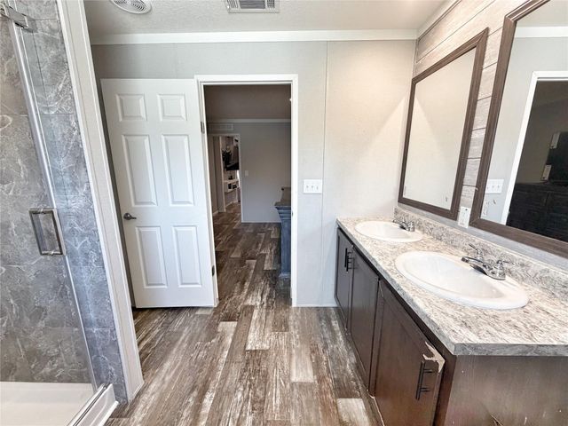 21246 White Oak Drive, Conroe, TX 77306