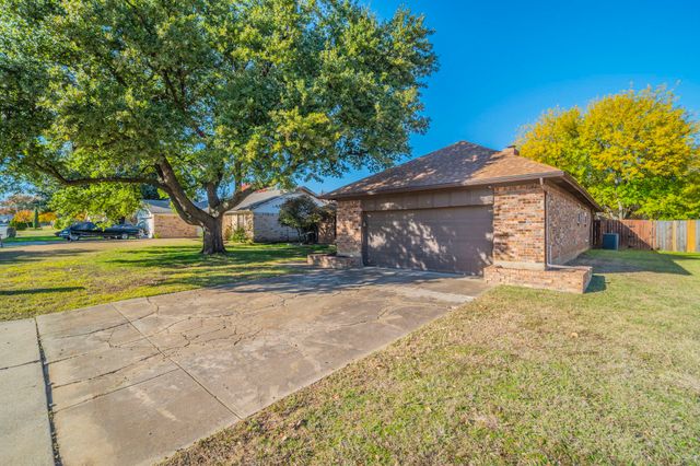 6729 Oliver Drive, North Richland Hills, TX 76180