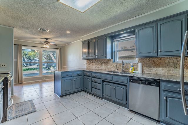 6729 Oliver Drive, North Richland Hills, TX 76180