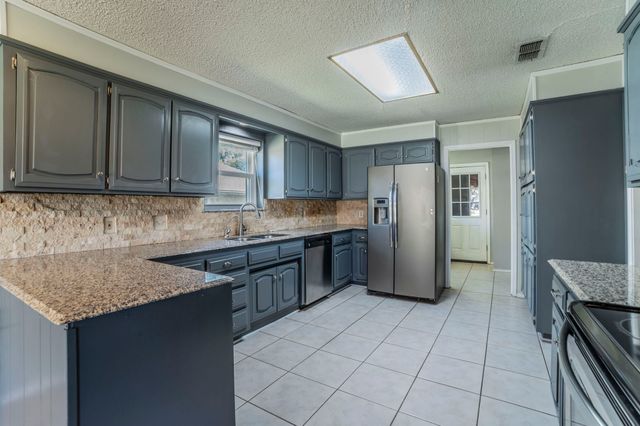 6729 Oliver Drive, North Richland Hills, TX 76180