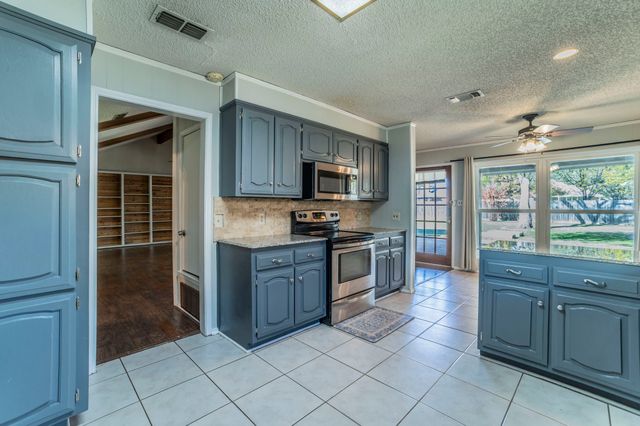 6729 Oliver Drive, North Richland Hills, TX 76180