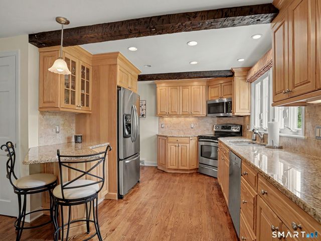18 Wyant Road, Oxford, CT 06478