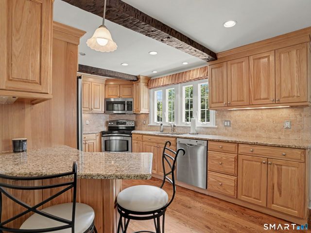 18 Wyant Road, Oxford, CT 06478